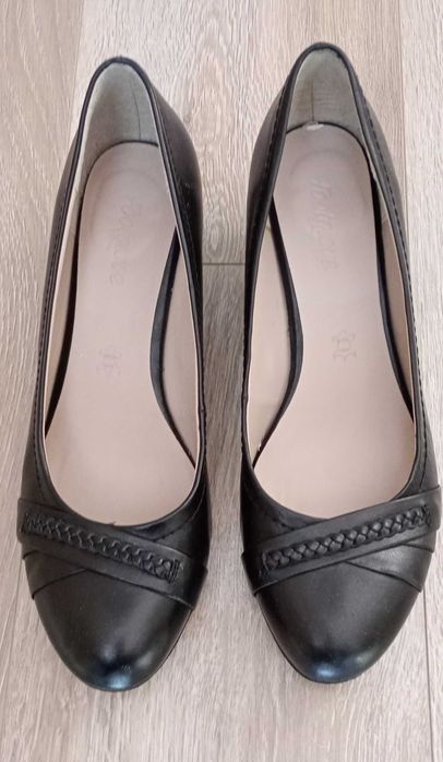 Czarne skórzane koturny FootGlove