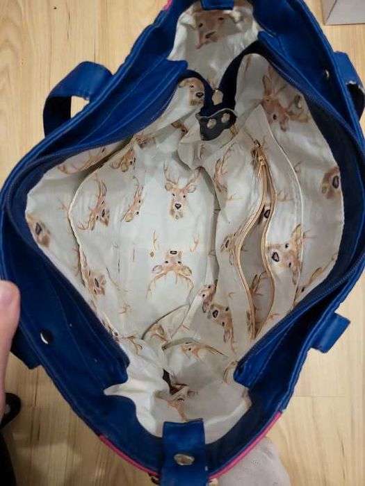 Torebka Mana Mana mieści A4