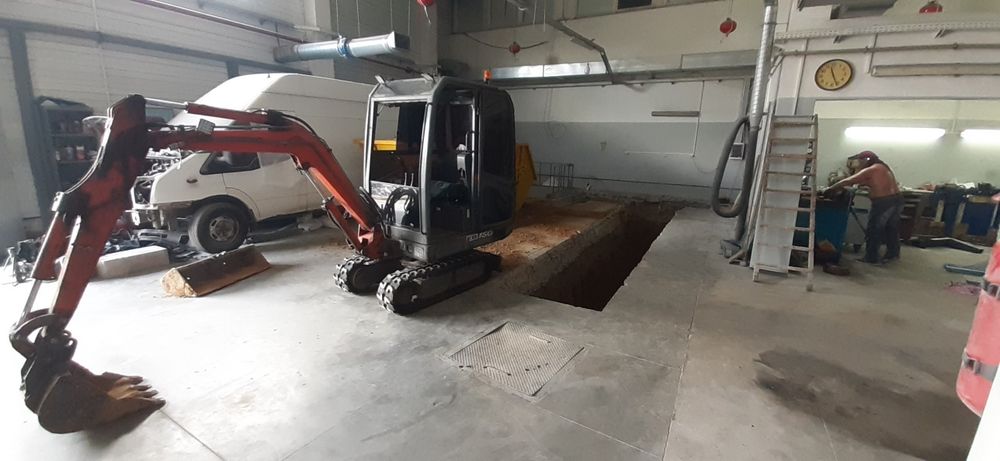 Послуги міні екскаватора,  гідромолот