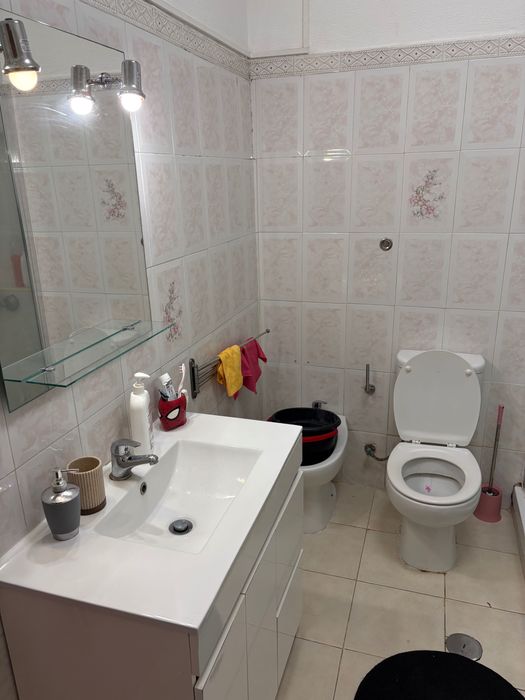 Alugo quarto barreiro a 10 mins do Barcos