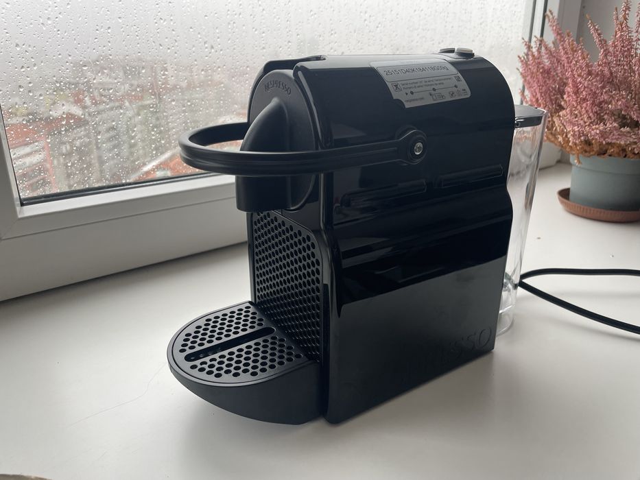 VENDO esta Maquina NEXPRESSO   a estrear ainda embalada