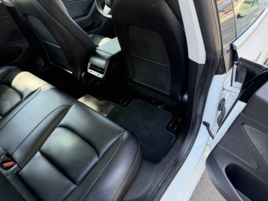 Tesla Model 3 Long Range      2019