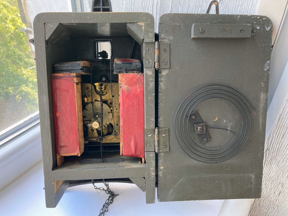 Настінний годинник Маяк з кукушкою