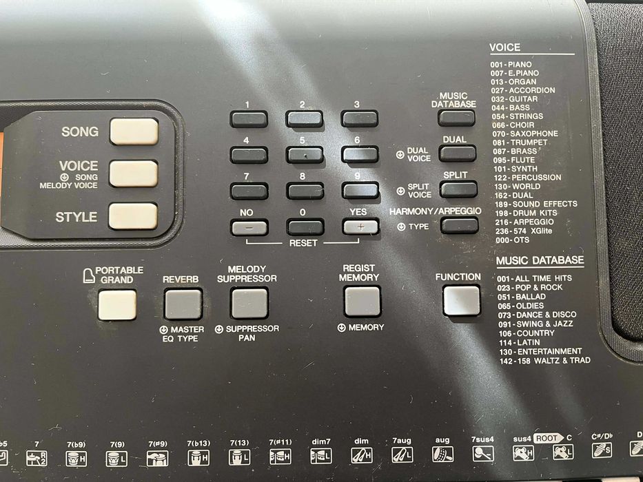 Keyboard / organy Yamaha PSR-E363 + statyw