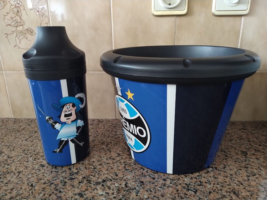 Balde de gelo e copo térmico. GRÊMIO FBPA kit casa quarto apartamento.