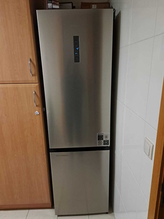 Frigorífico Becken BC5189 IX – 238L + 98L – Excelente estado – 350€