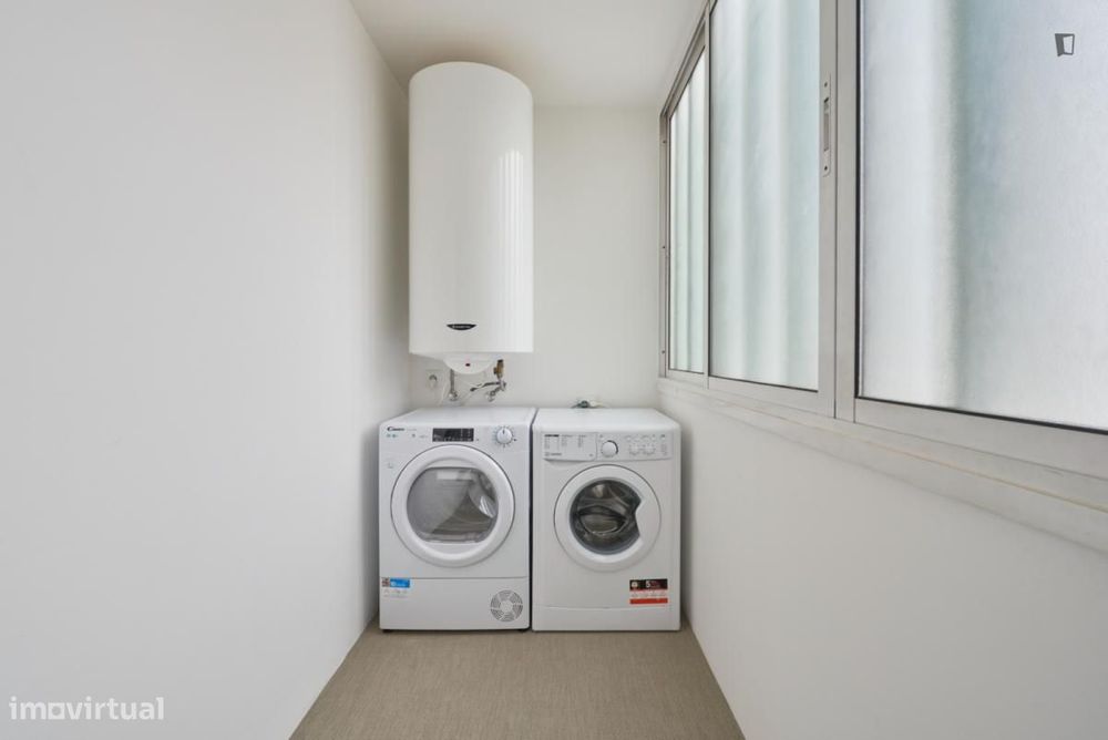 Quarto - localizado em Entrecampos Lisbon