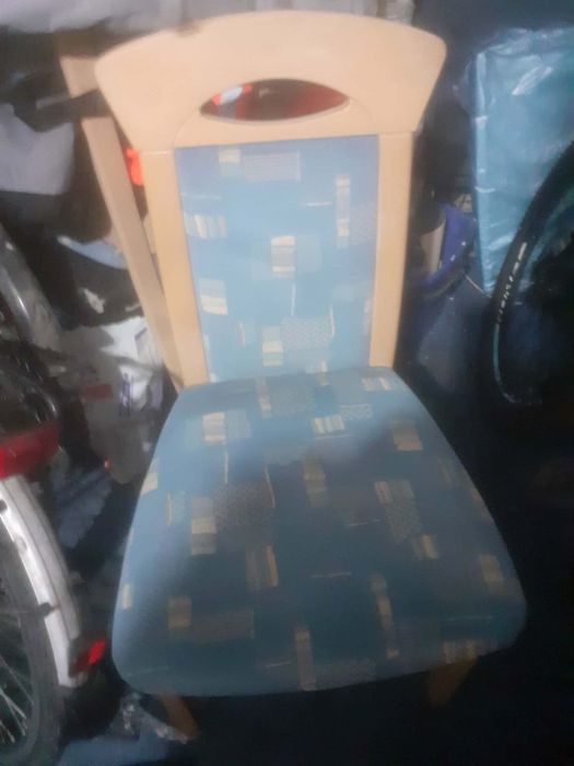 Stolik z dwoma krzesłami