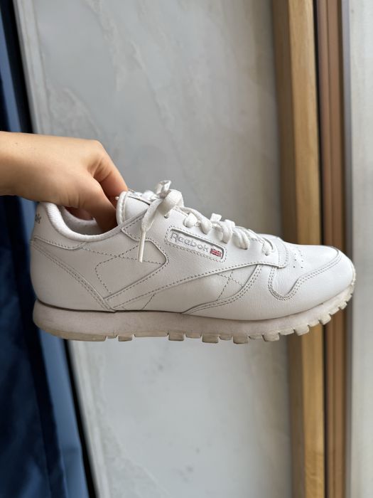 Buty sportowe Reebok Classic białe skórzane 38,5
