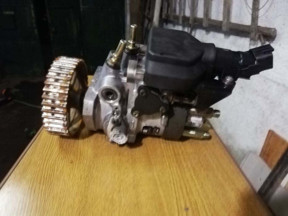 : Bomba Injetora e Coletor de Admissão Renault Kangoo/Megane - Motor F