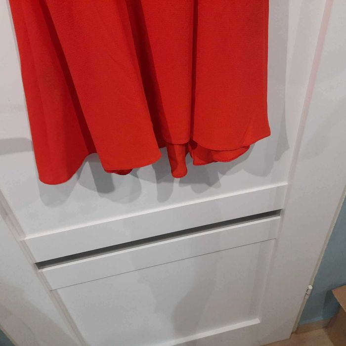 Sukienka damska krótka koronka na plecach