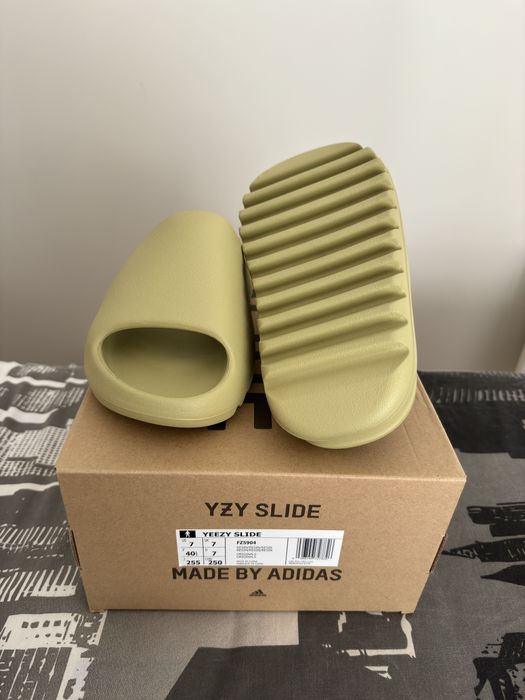 Yeezy Slide Resin