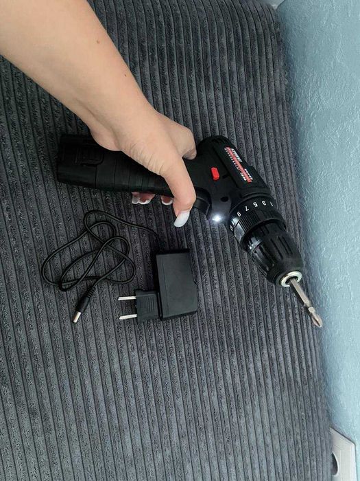 Шуруповерт беспроводной 12В 2 аккумулятора и зарядка в коробке дешево