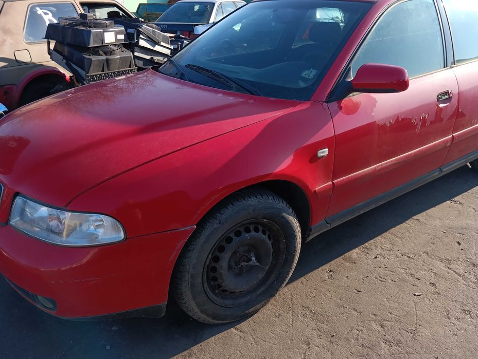 Audi  A4 B5   1.9  Tdi  Na  elementy
