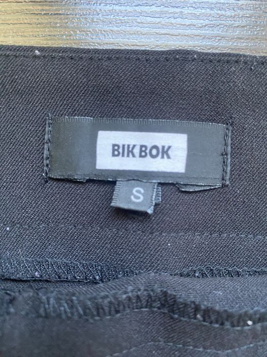 Mini spódniczka czarna z zapięciami