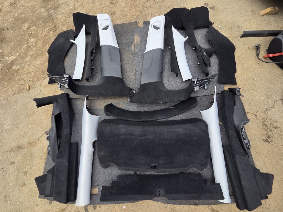 Пластик салона Tesla Model 3 Highland