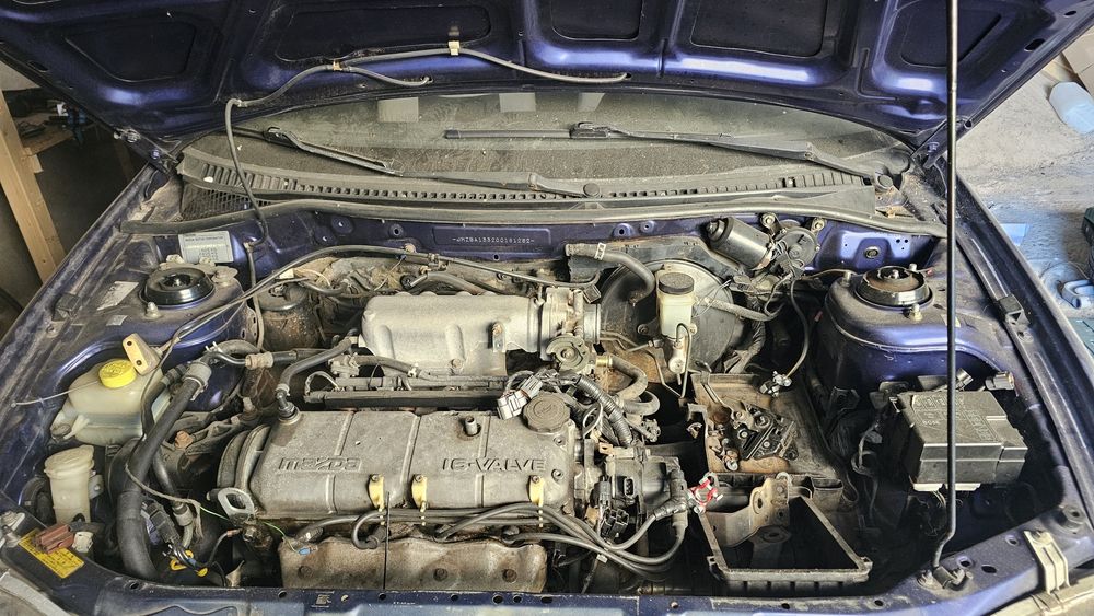 Mazda 323f coupe