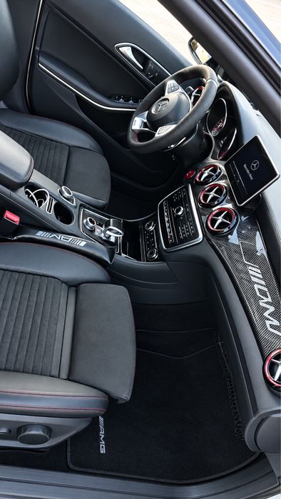 Mercedes cla45 Amg foto 2