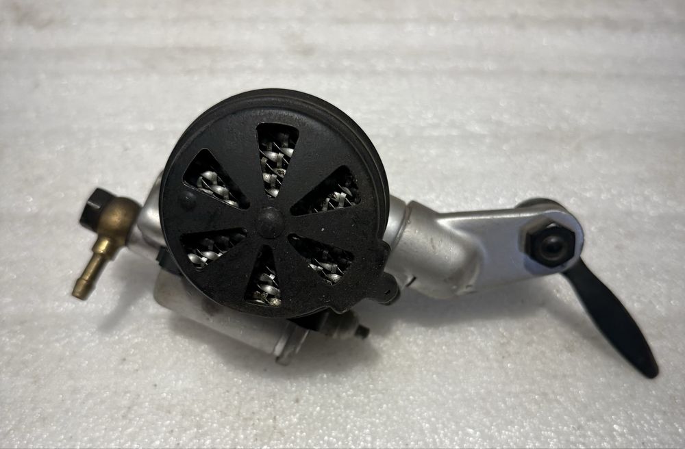 Gaźnik silnika sachs skoczek