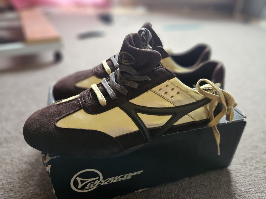 Nowe złote Sneakersy Diverse Corrine R41  VI metki