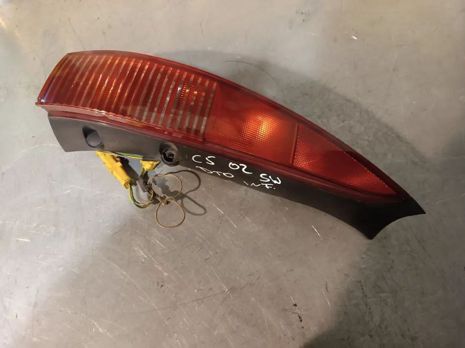 FAROLIM INFERIOR CITROEN C5 BREAK SW 01-08 - DIREITO