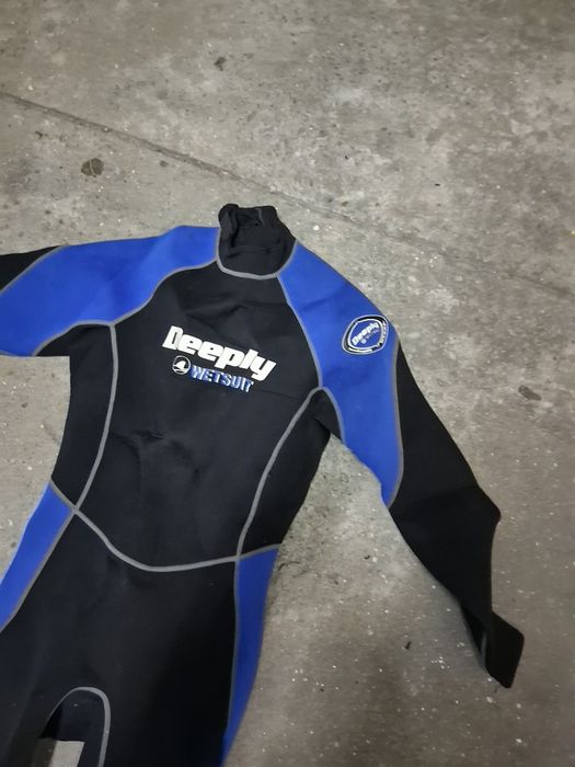 Prancha  de bodyboard e fato e barbatanas