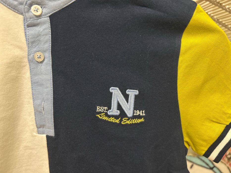 Polo colorido para rapaz