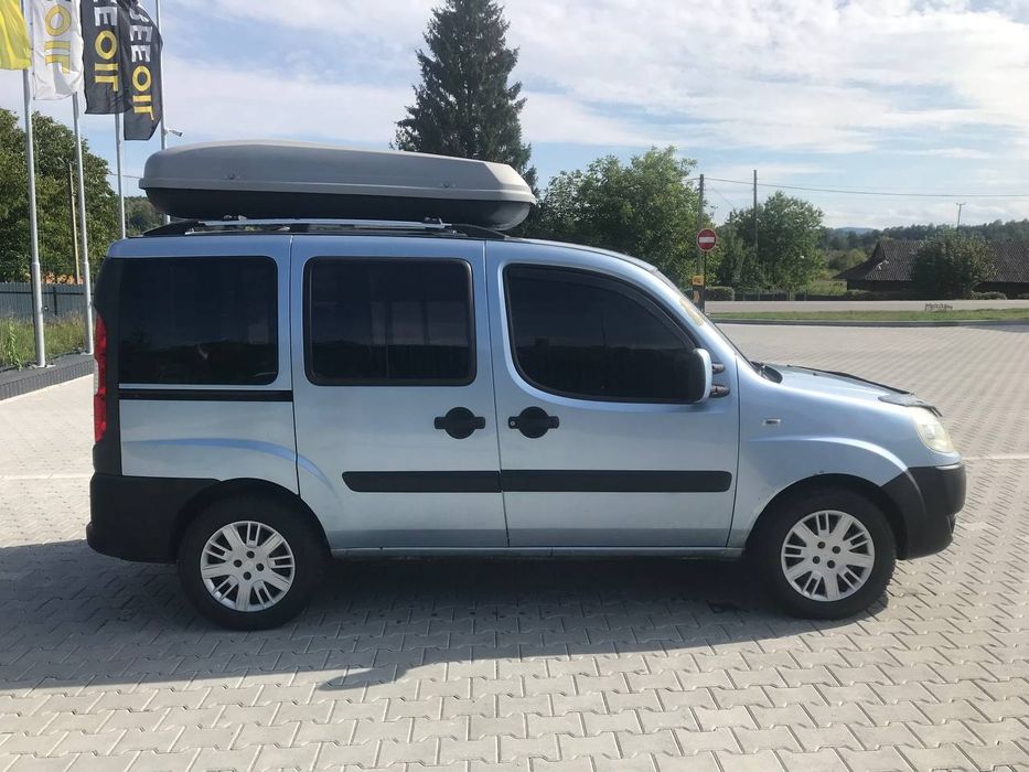 Продам сімейний автомобіль фіат добло