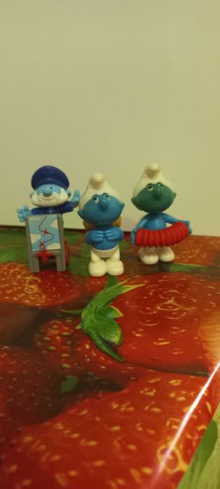 Игрушки из киндер сюрприза, смурфики, киндеры, барбоскины, мики маус