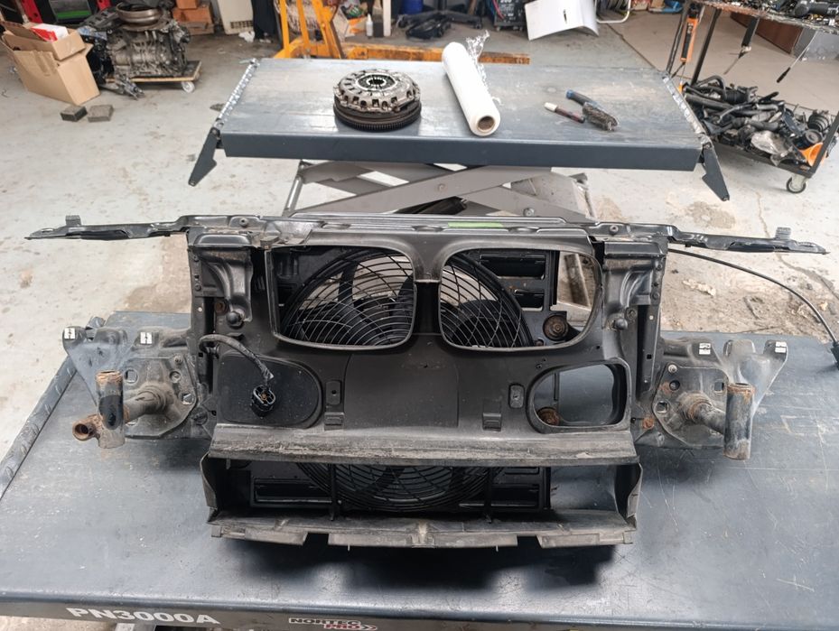 BMW E39 pas przedni, wentylator,plus chłodnice