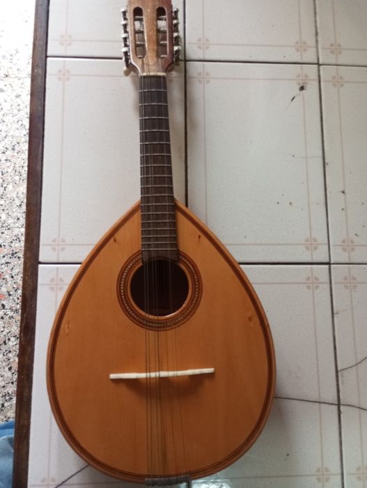 Bandolim de 8 cordas