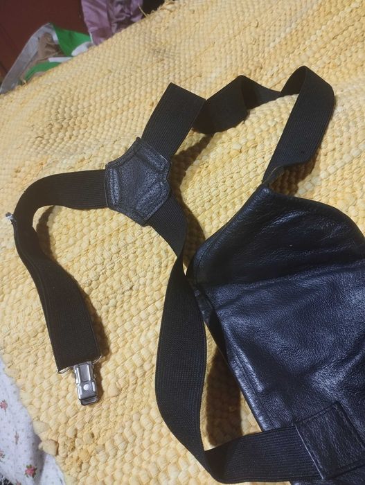 Saszetka męska na szelkach