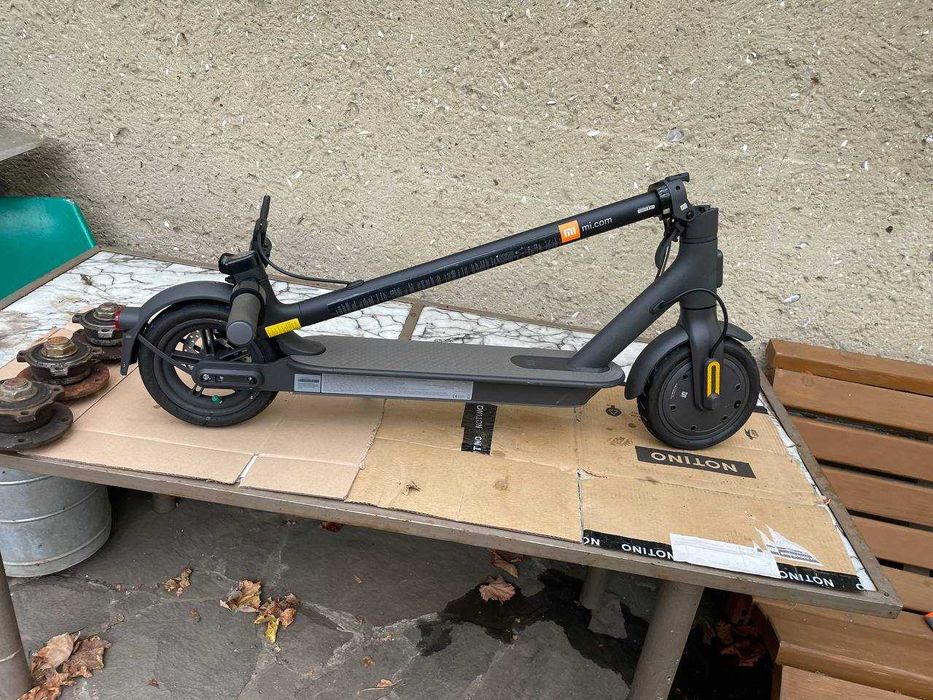Електросамокат Xiaomi Mi Electric Scooter Essential (майже новий, оригінальний)