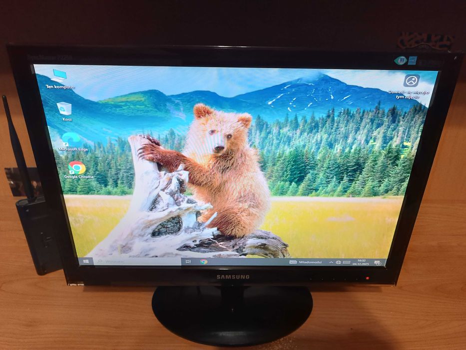 Monitor w dobrym stanie i atrakcyjnej cenie.