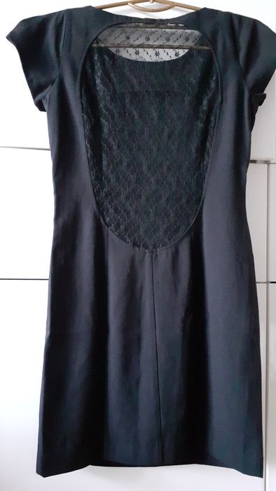 Elegancka czarna sukienka