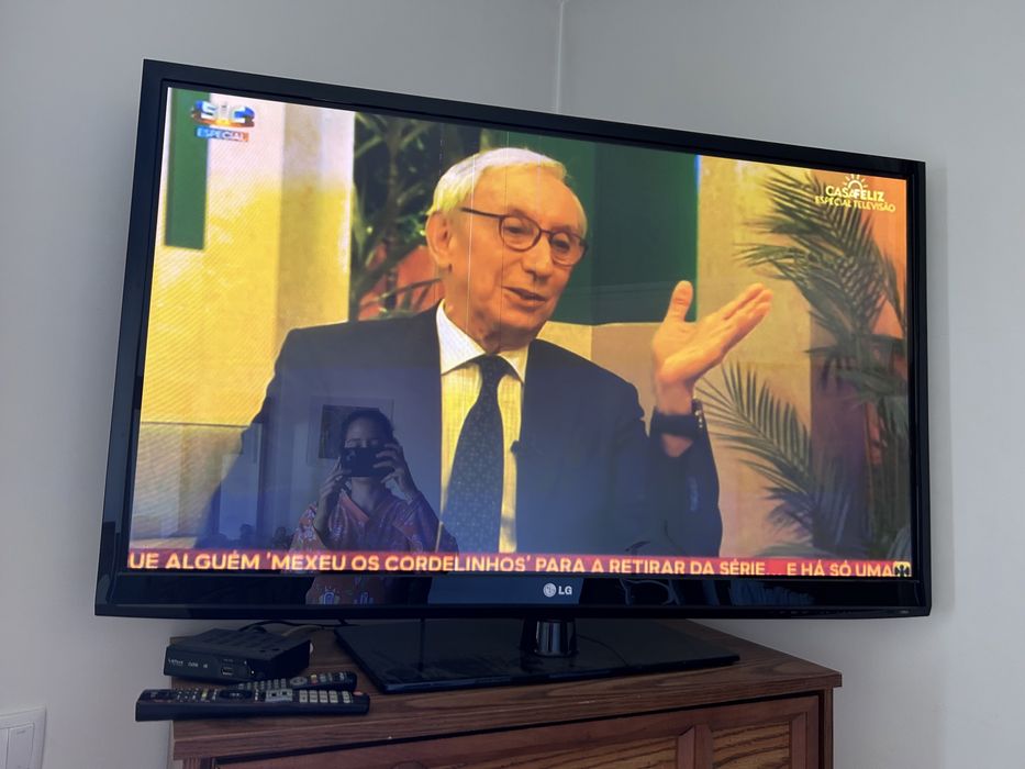 Televisao usada 117x 72 cm