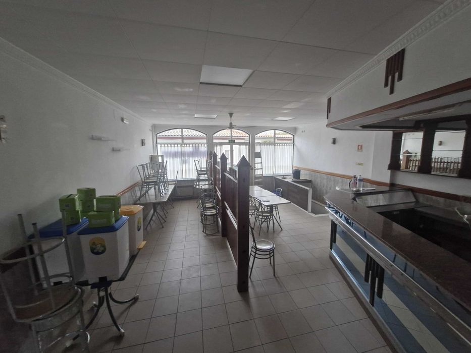 ARRENDA-SE Café Snack Bar