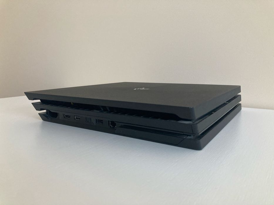 Playstation 4 PS4 PRO CUH-7116B