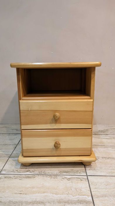 Szafka nocna z drewna sosnowego SN105