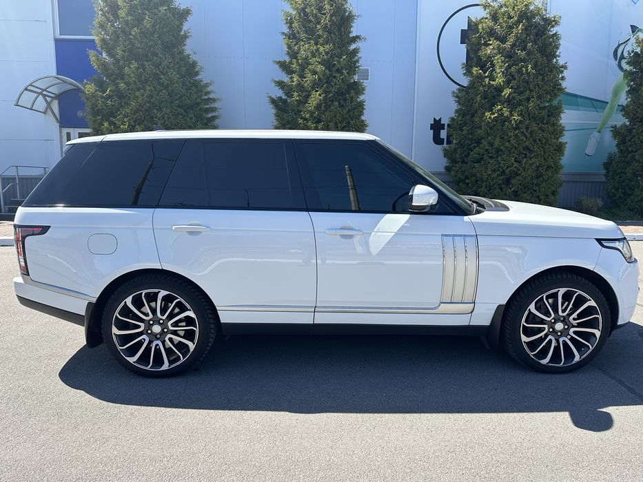 Продам ИДЕАЛЬНЫЙ RANGE ROVER 4.4 TDi официал