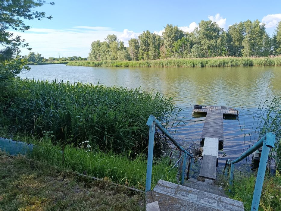 Продаж двоповерхового будинку з виходом до Дніпра  Слобода