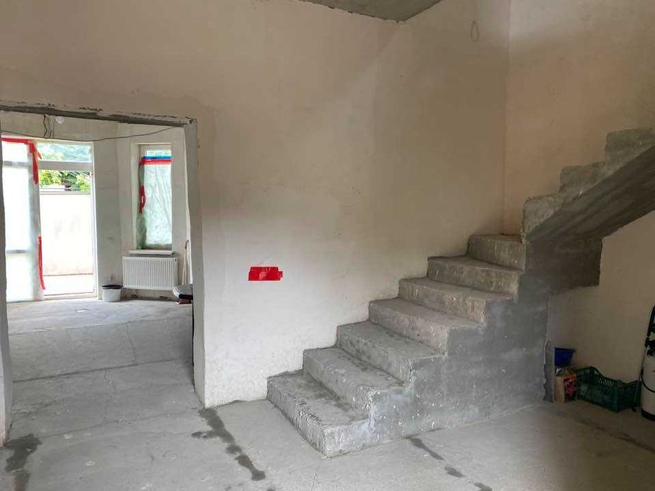 Продажа дома со всеми  документами  в центре Червоного хутора.