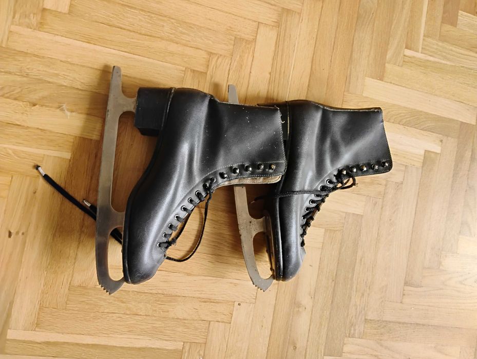 Łyżwy figurowe czarne 42