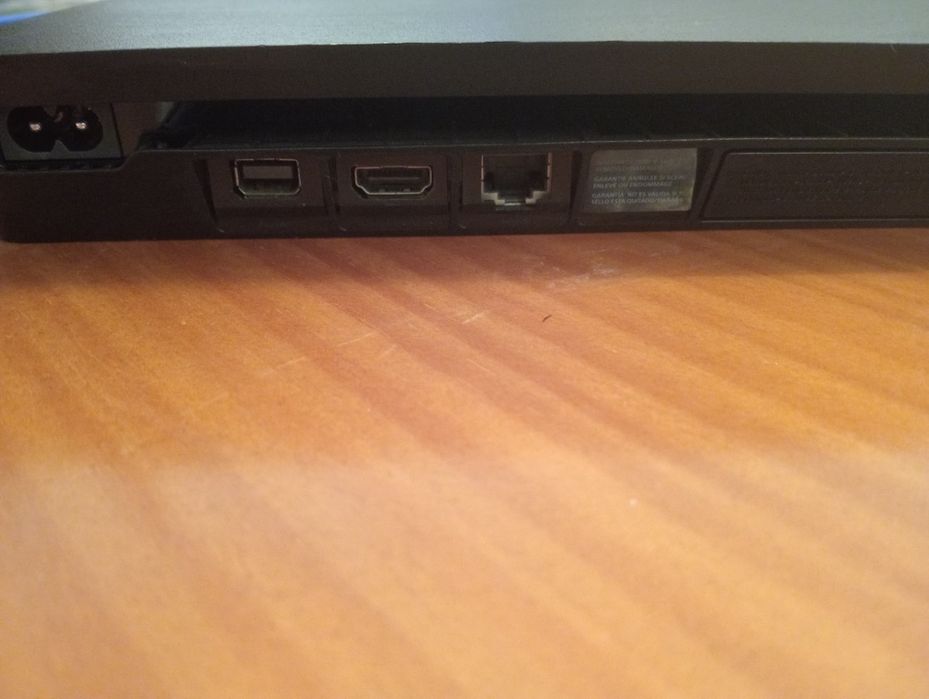 PS4 500gb pouco usada