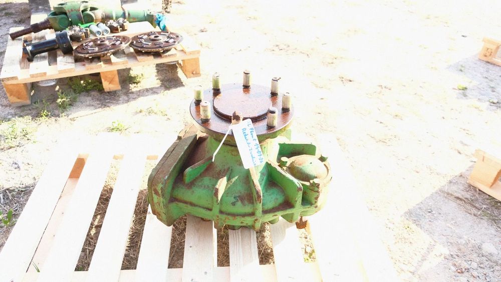 Reduktor  przekładnia napęd maszyny rolniczej John Deere np kombajn