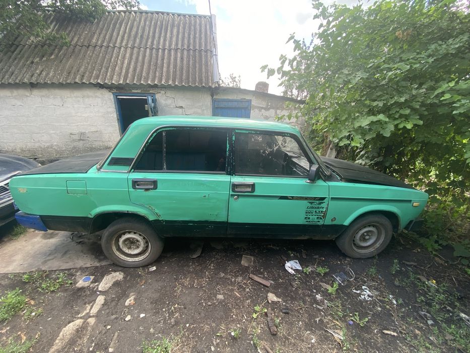 Продам ваз 2105.