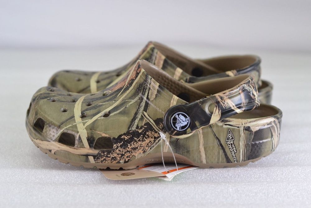 Босоножки Crocs Classic Kids RealTree Clogs Khaki 20