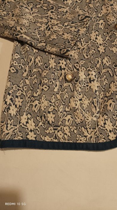Blazer de senhora em azul e branco,sem marca, blazer usado, mas ainda em bom estado.