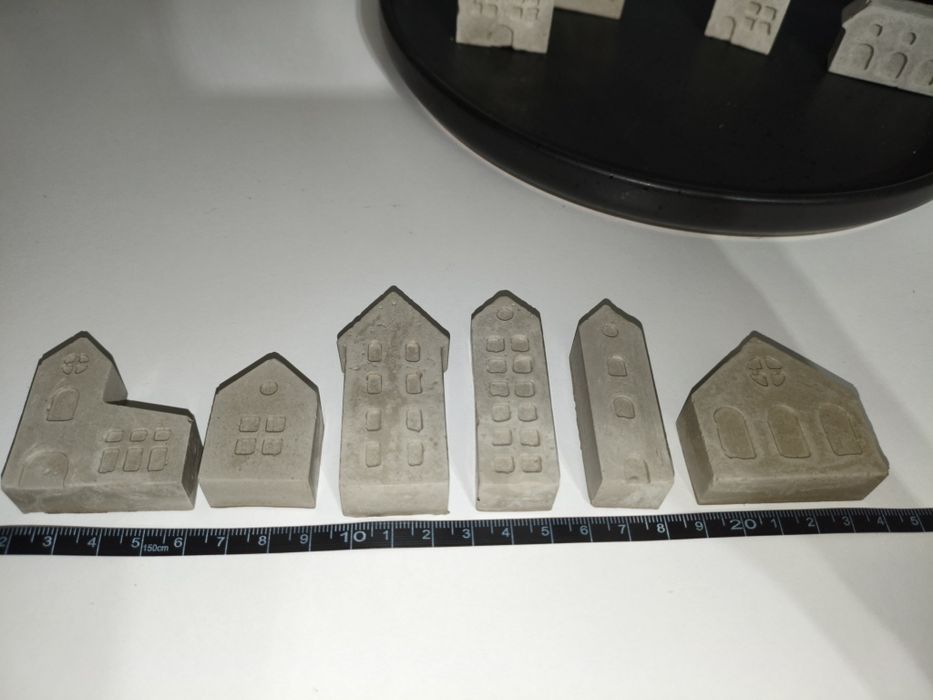 Mini domki z betonu dekoracyjnego