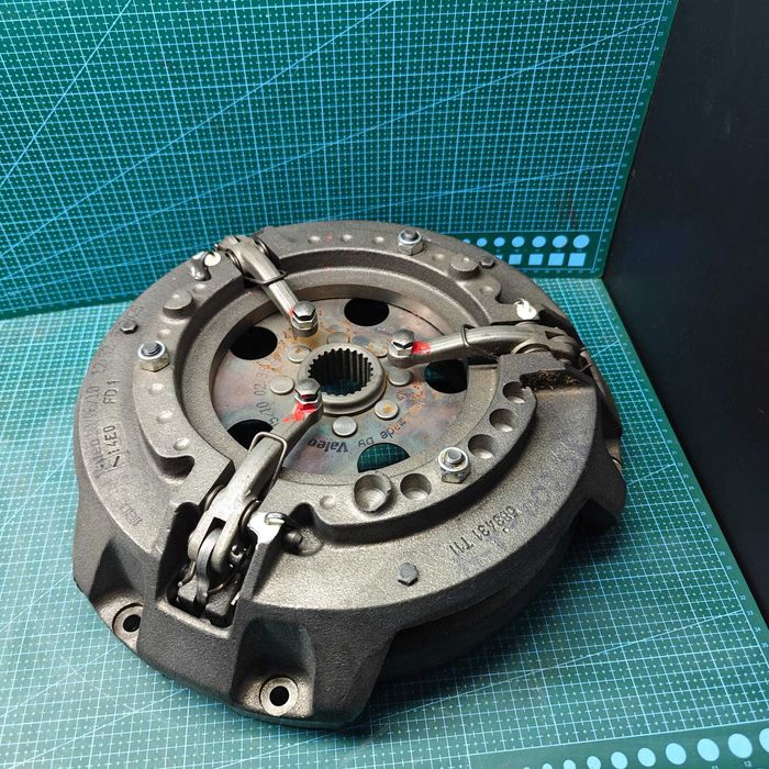 Docisk sprzęgła Massey Ferguson 3701015M91 | 3909542M91 VALEO